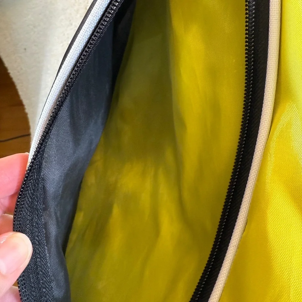 Disney Olaf Typhoon Lagoon Water Park Drawstring‎ Backpack Bag Yellow Black Kids